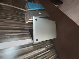 Laptop Apple MacBook 2015 8GB Intel Core I5 SSD 256GB