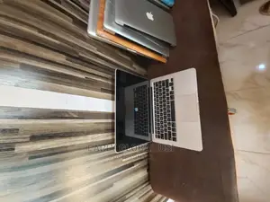Laptop Apple MacBook 2015 8GB Intel Core I5 SSD 256GB
