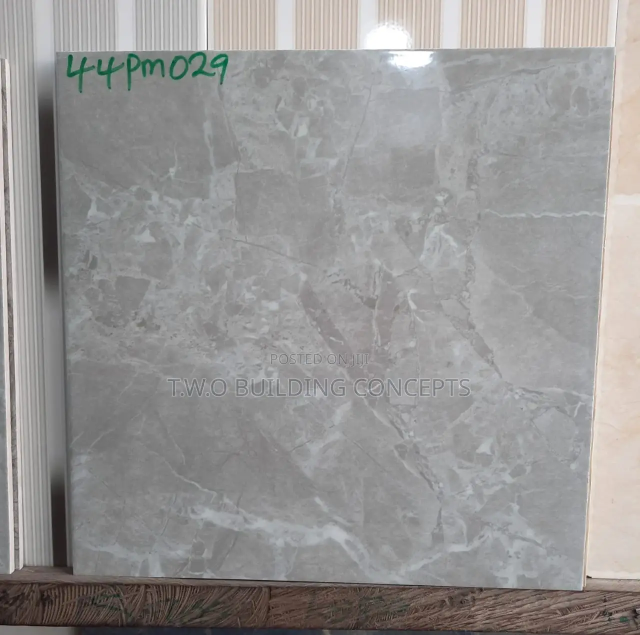 Virony 40/40cm Floor