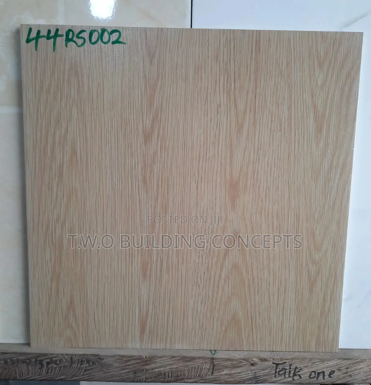 Virony 40/40cm Floor