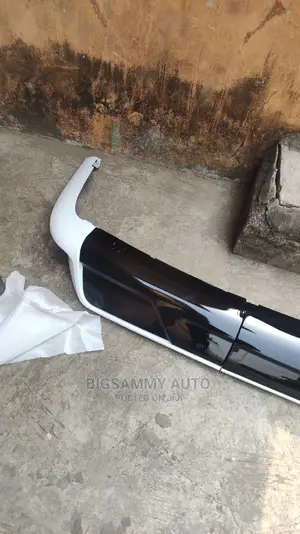 Lexus LX 570 2018 / 2020 Back Spoiler