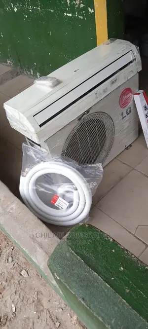 Almost New, Foreign Used 1.5HP LG Air Conditioner With Kits