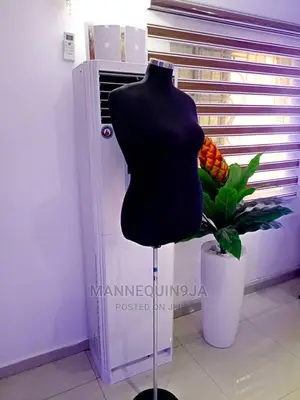 Big Hips Pinnable Mannequin
