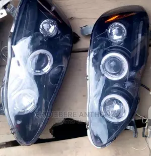 Highest Grade Corolla Headlight Yahoo Model 2005, Available