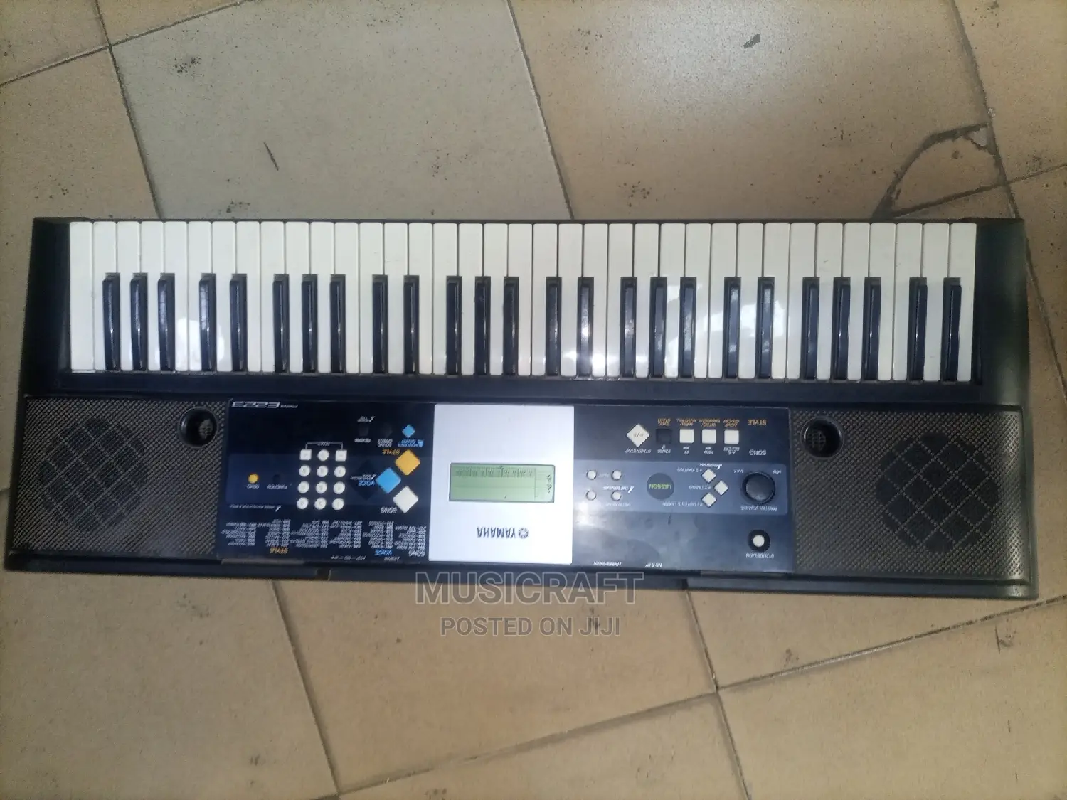 Yamaha PSR E223 Keyboard