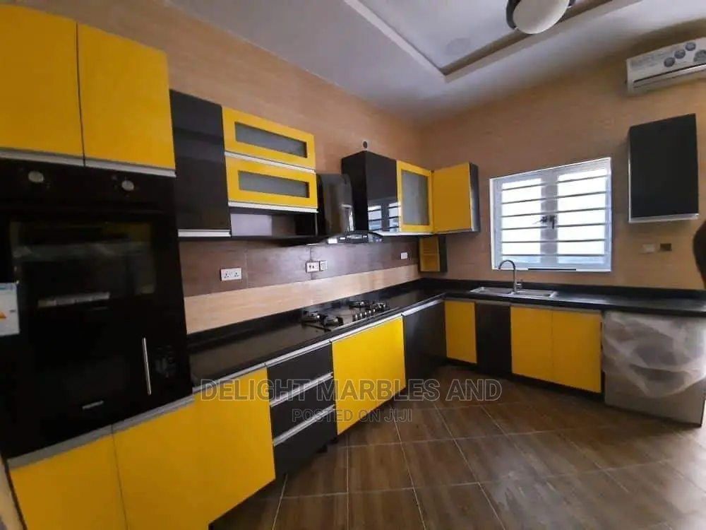 Imported Carrara White Kitchen Countertops