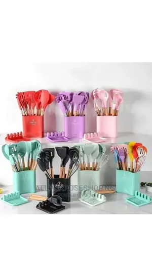 Cooking/Durable Set of Spoons and Placement