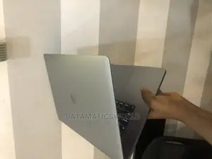 Laptop Apple MacBook Pro 2019 16GB Intel Core I7 HDD 512GB