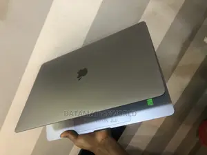 Laptop Apple MacBook Pro 2019 16GB Intel Core I7 HDD 512GB