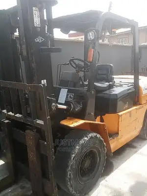 5 Tons Forklift for Hire in Ikeja