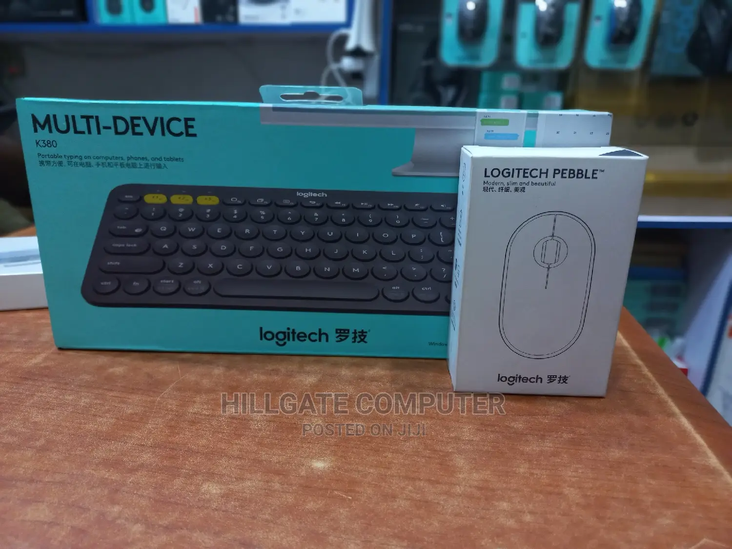 Logitech Multi-Device Logitech Pebble Mouse Combo