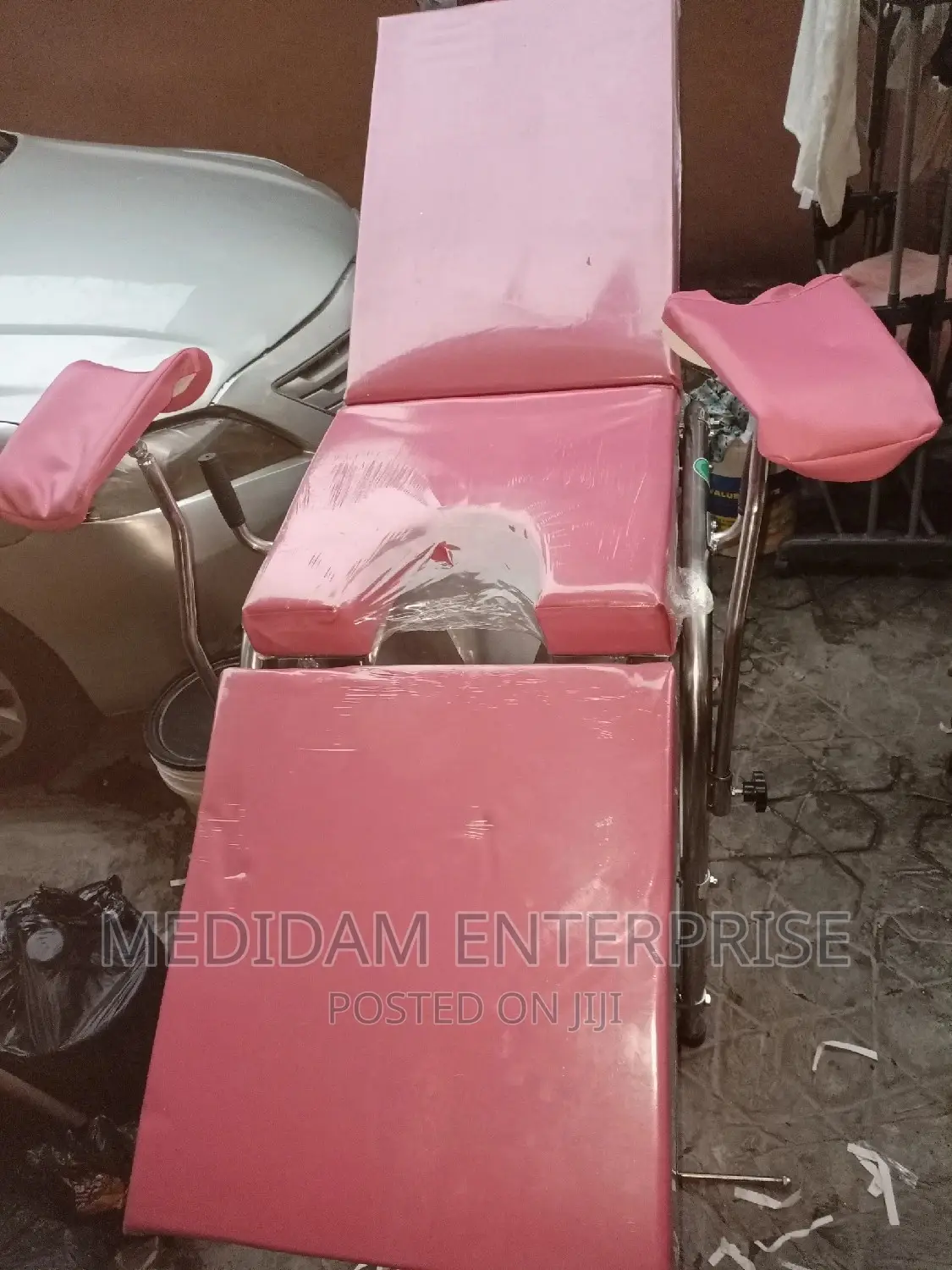 Delivery Bed Colour Black and Pink