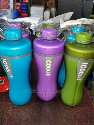 Cool Strong Plastic Waterbottle in 1 Litre