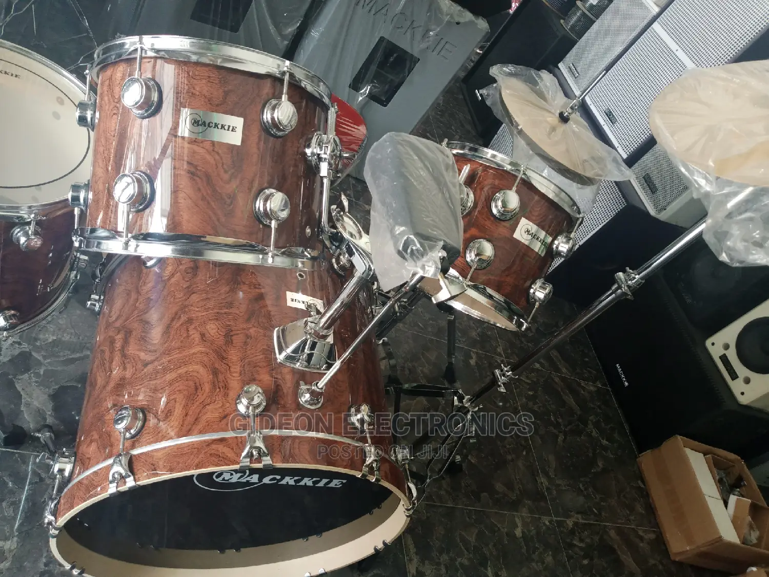 Double Cymbals Mackiee Drum Set.