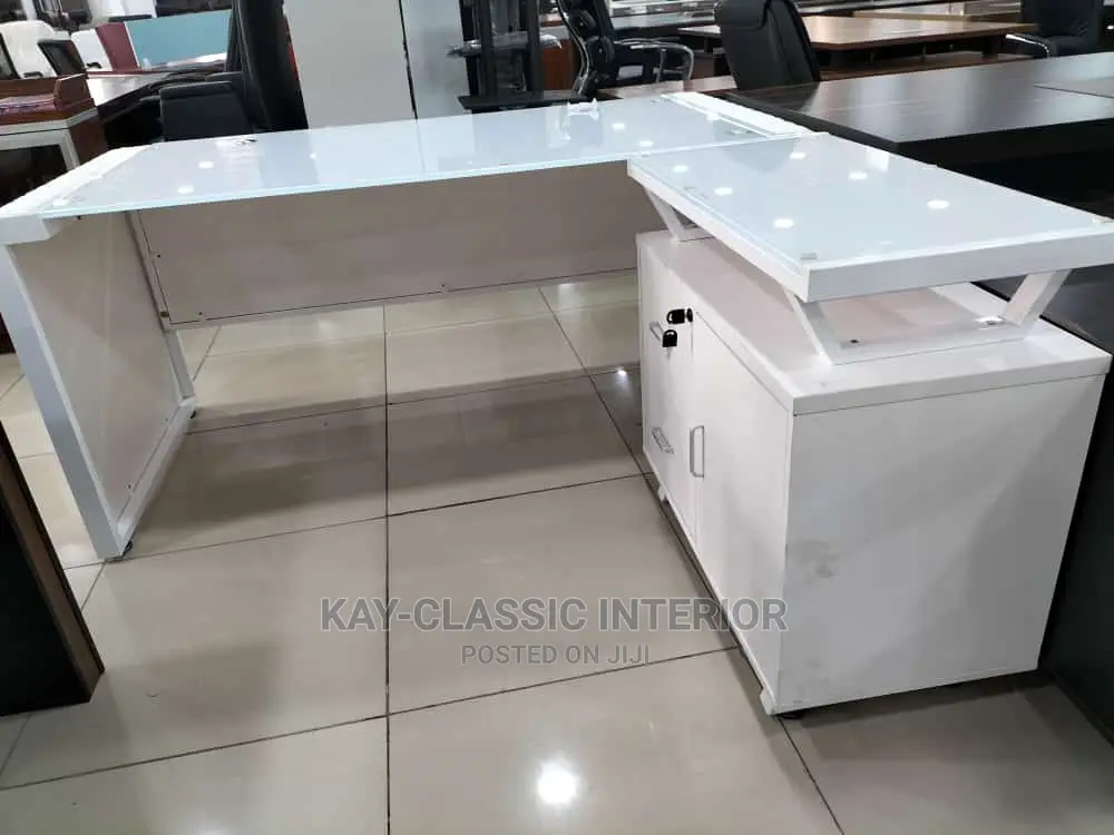 1.6mt Office Desk Glass Top