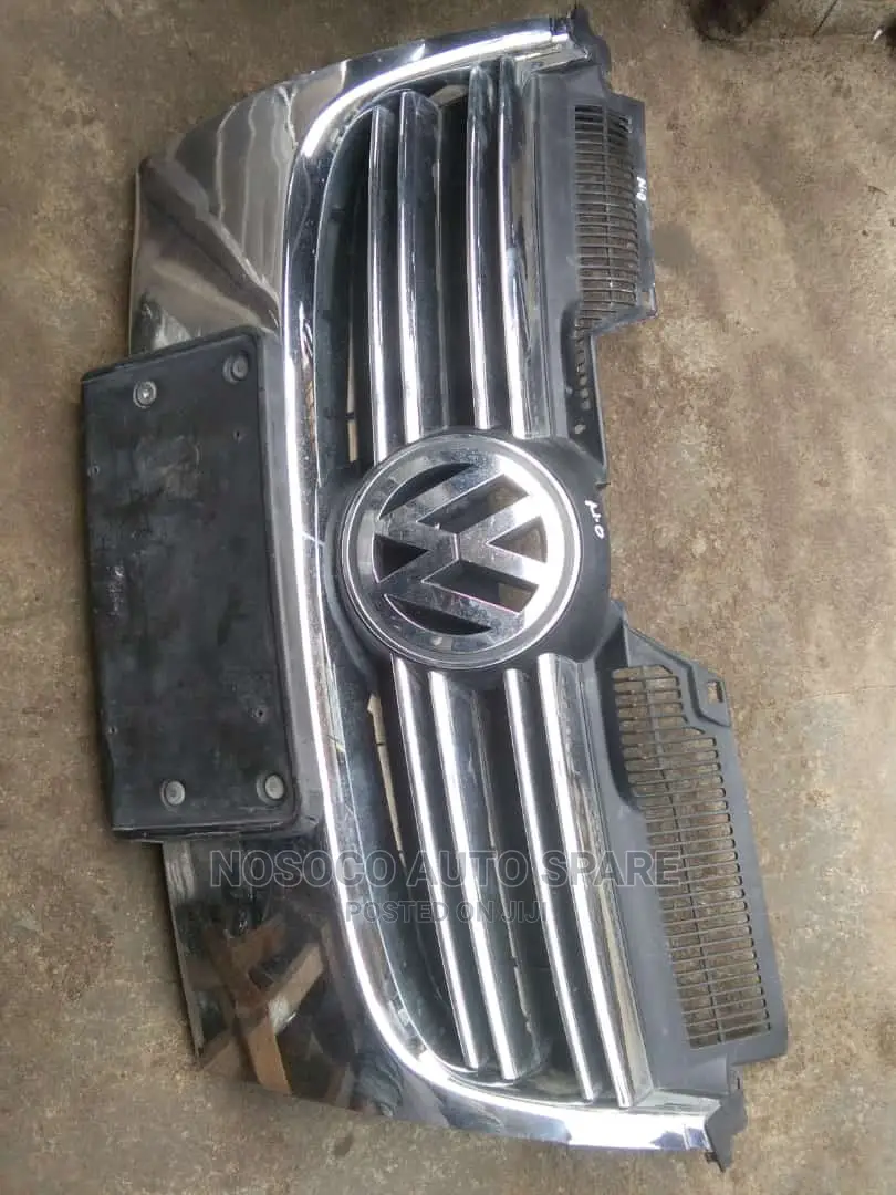 Front Grill Jetta 5 2005