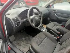 Volkswagen Golf 1.6 2000 Red