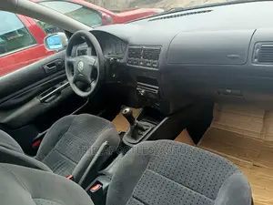 Volkswagen Golf 1.6 2001 Silver