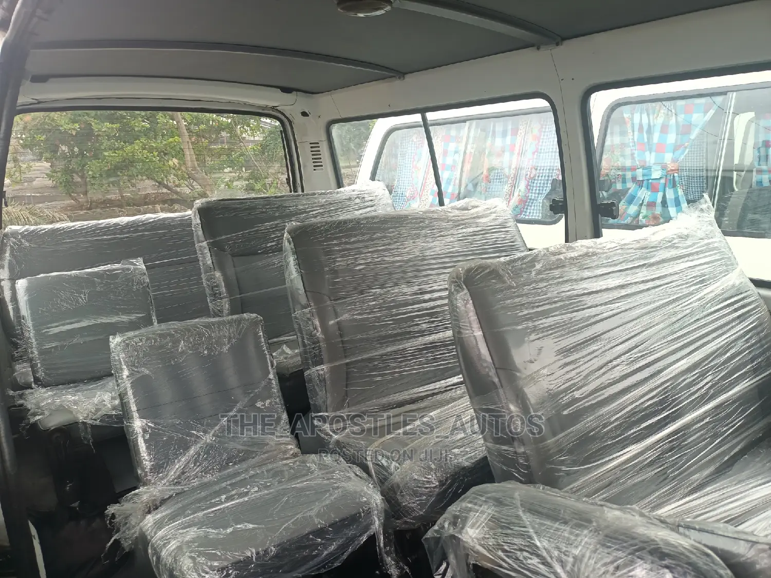 Toyota HiAce 2000 White