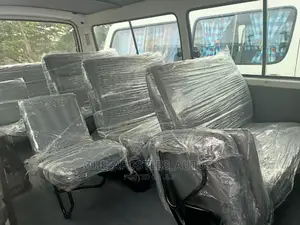 Toyota HiAce 2000 White