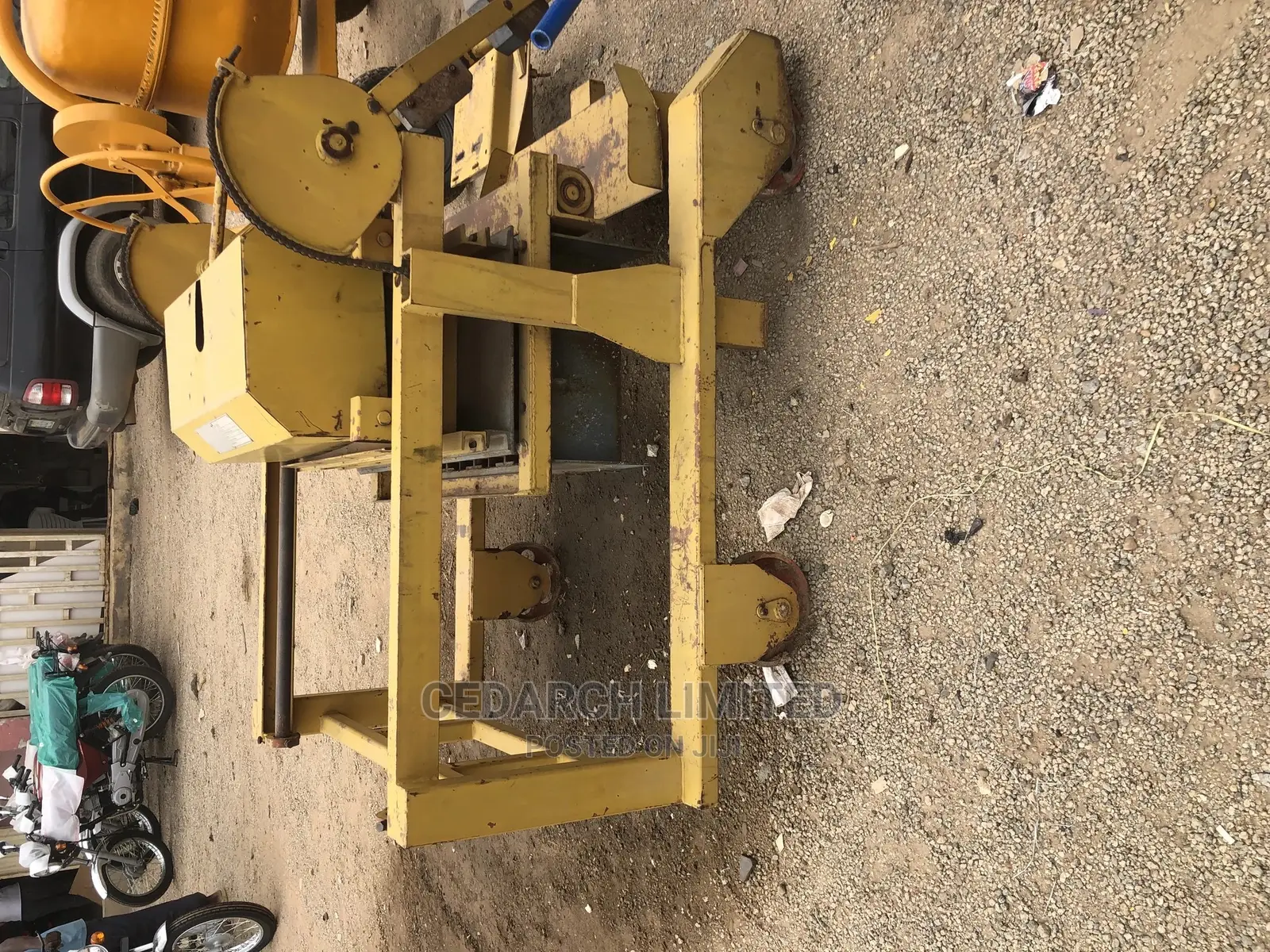 Egg-Layer Block Moulding Machine