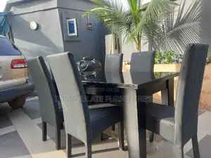 6 Seaters Dinning Table
