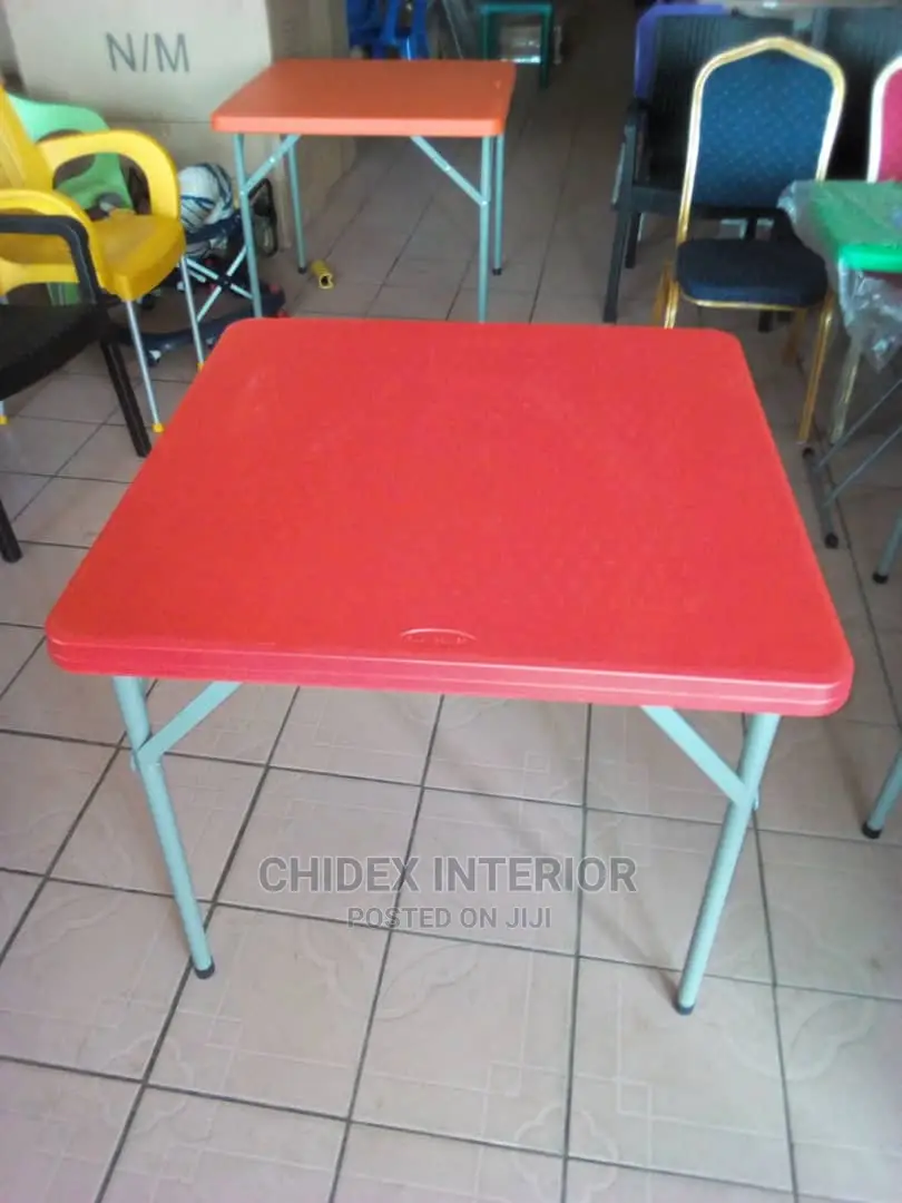 4/4 Plastic Fiber Table