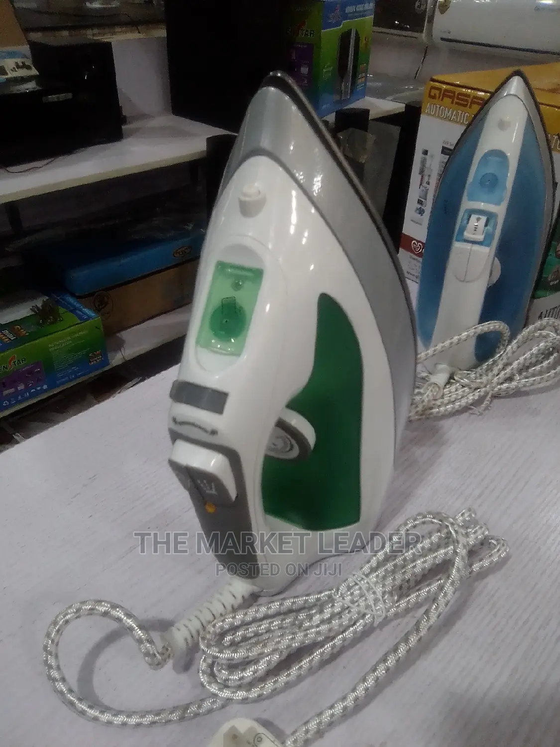 Scanfrost Steam Iron 2302