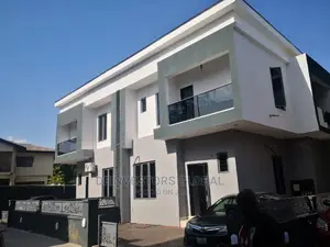5bdrm Duplex in Mende for sale