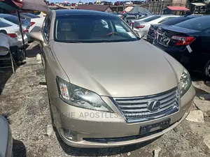 Lexus ES 350 2011 Gold