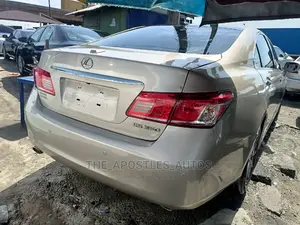 Lexus ES 350 2011 Gold