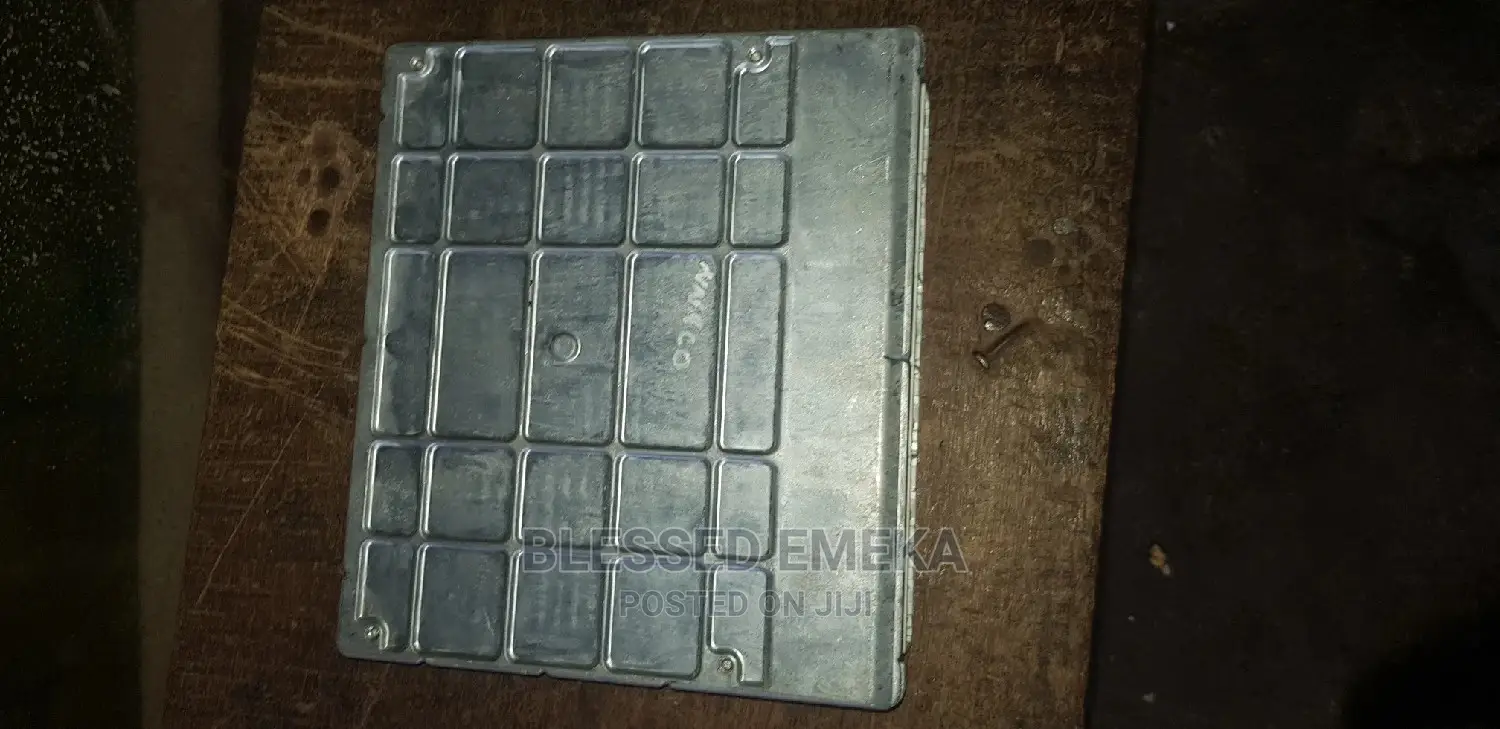 E.C.U Steering Control Corolla 2003