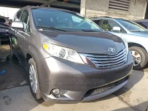 Toyota Sienna LE 8 Passenger 2011 Gray