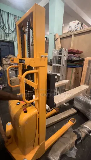 Semi Electric Forklift Stacker 2000kg