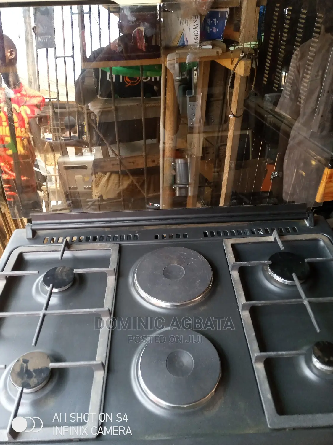 4 Gas Cooker 2 Electric Cooker
