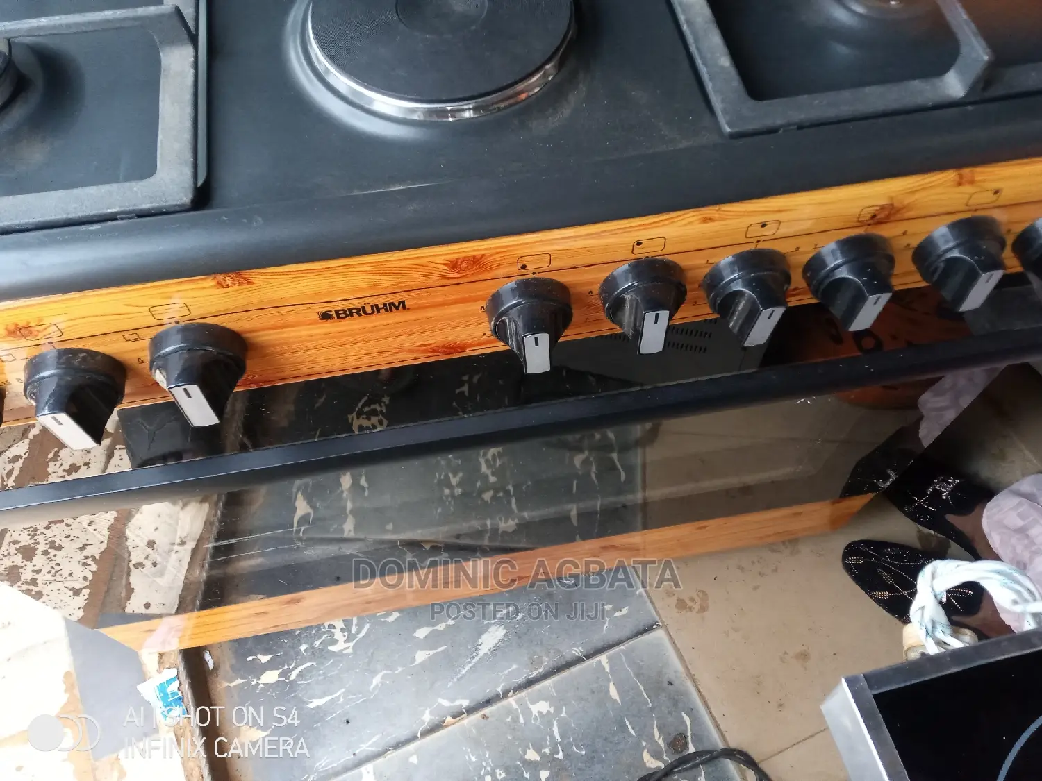 4 Gas Cooker 2 Electric Cooker