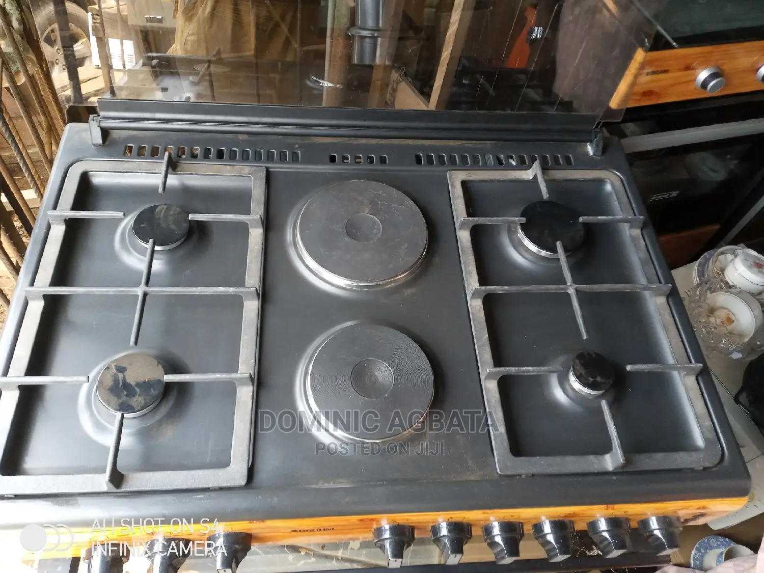 4 Gas Cooker 2 Electric Cooker