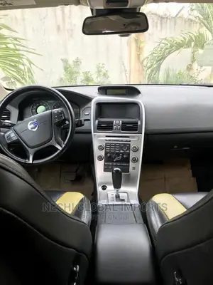 Volvo XC60 2011 White
