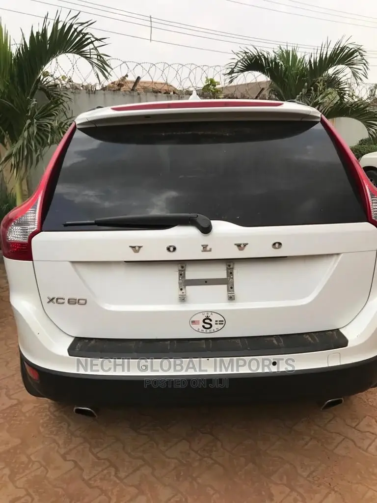 Volvo XC60 2011 White
