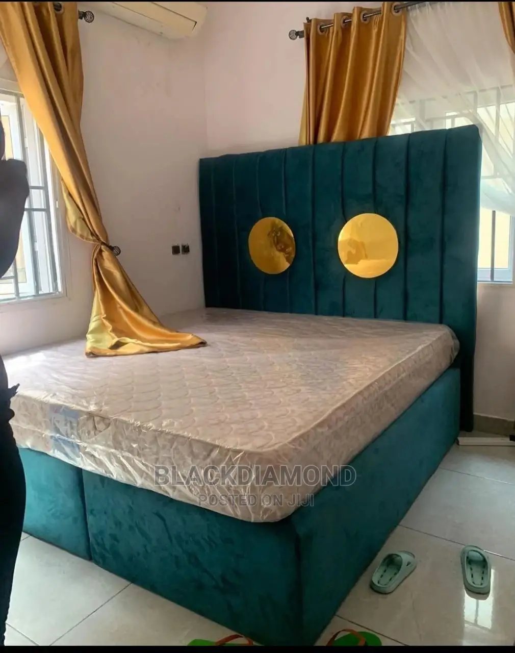 King Size Padded Bedframe