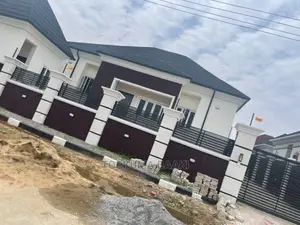 3bdrm Bungalow in Queens  Efab, Gwarinpa for sale