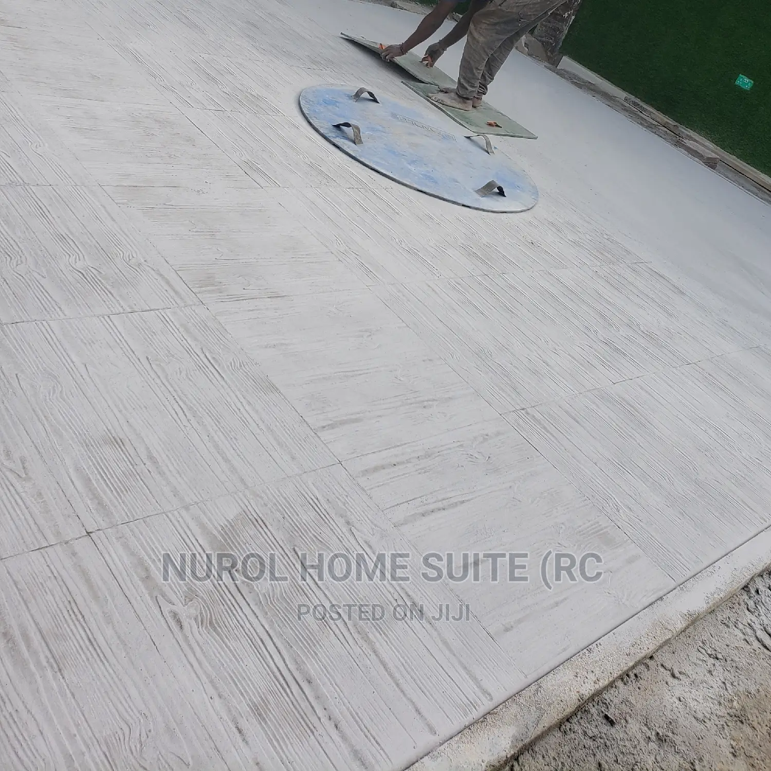 (Wooden Plank Pattern With Versace Head)