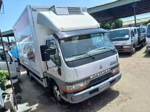 Mitsbushi Canter Cooling Truck