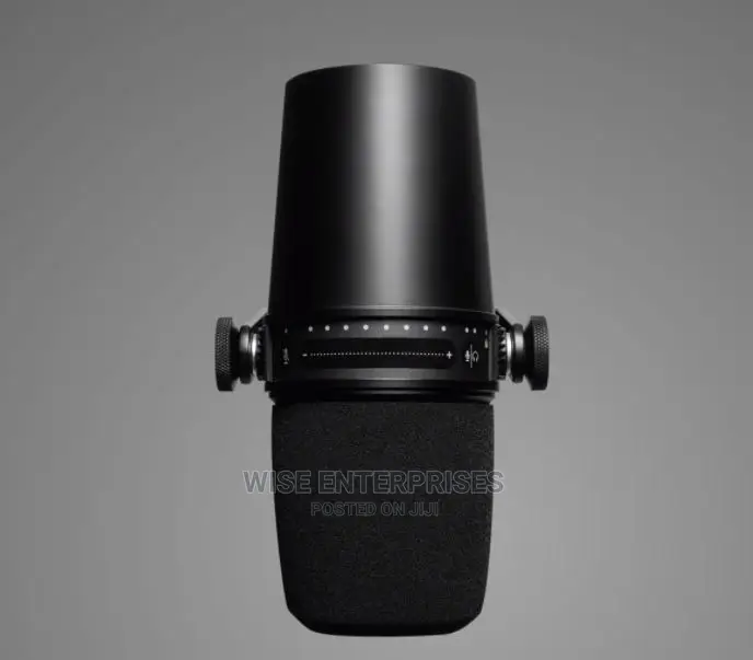 Shure Mv7 Usb Podcast Mic With Cloudlifer Mic Activator
