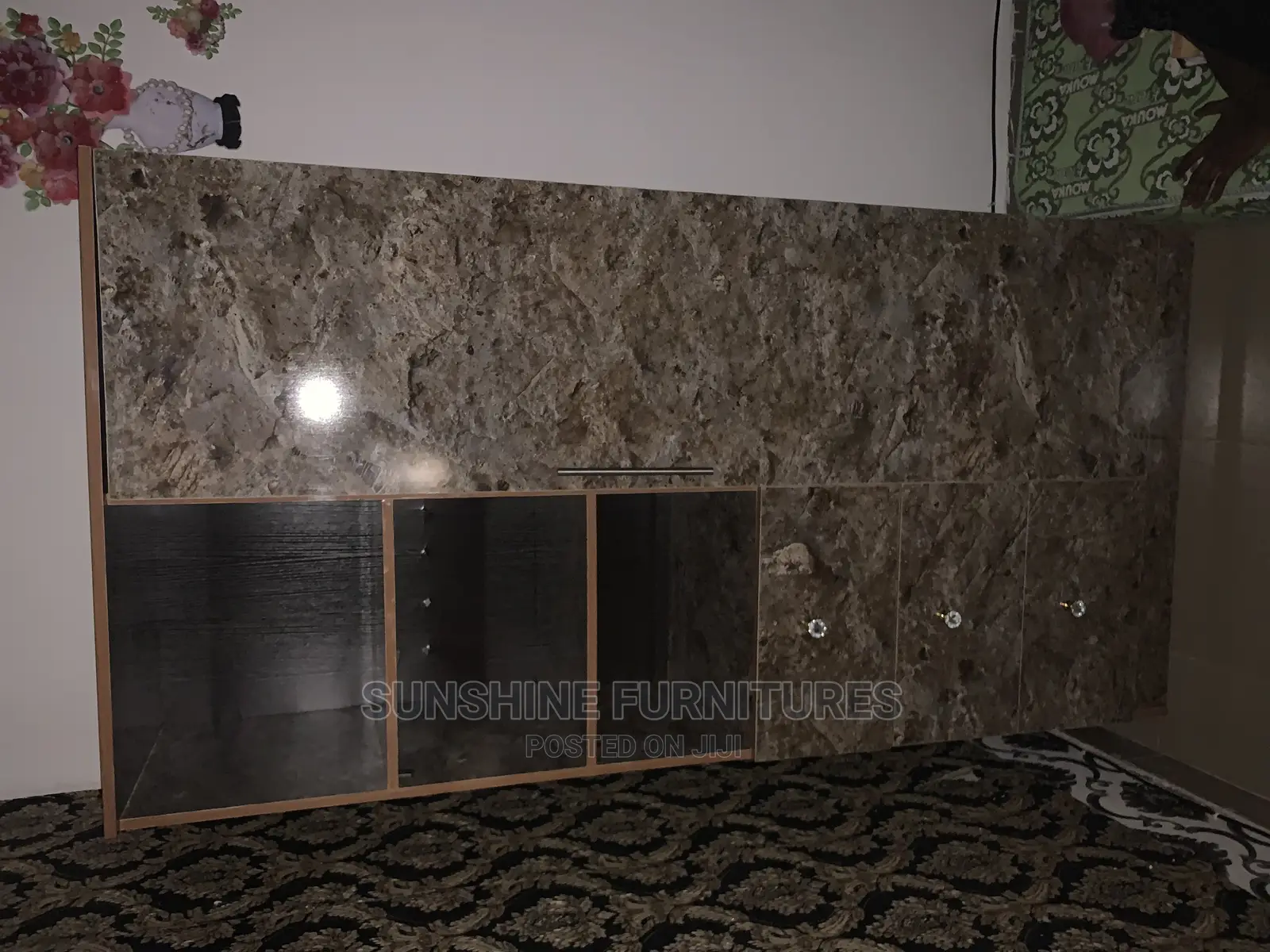 Wardrobe With Rack