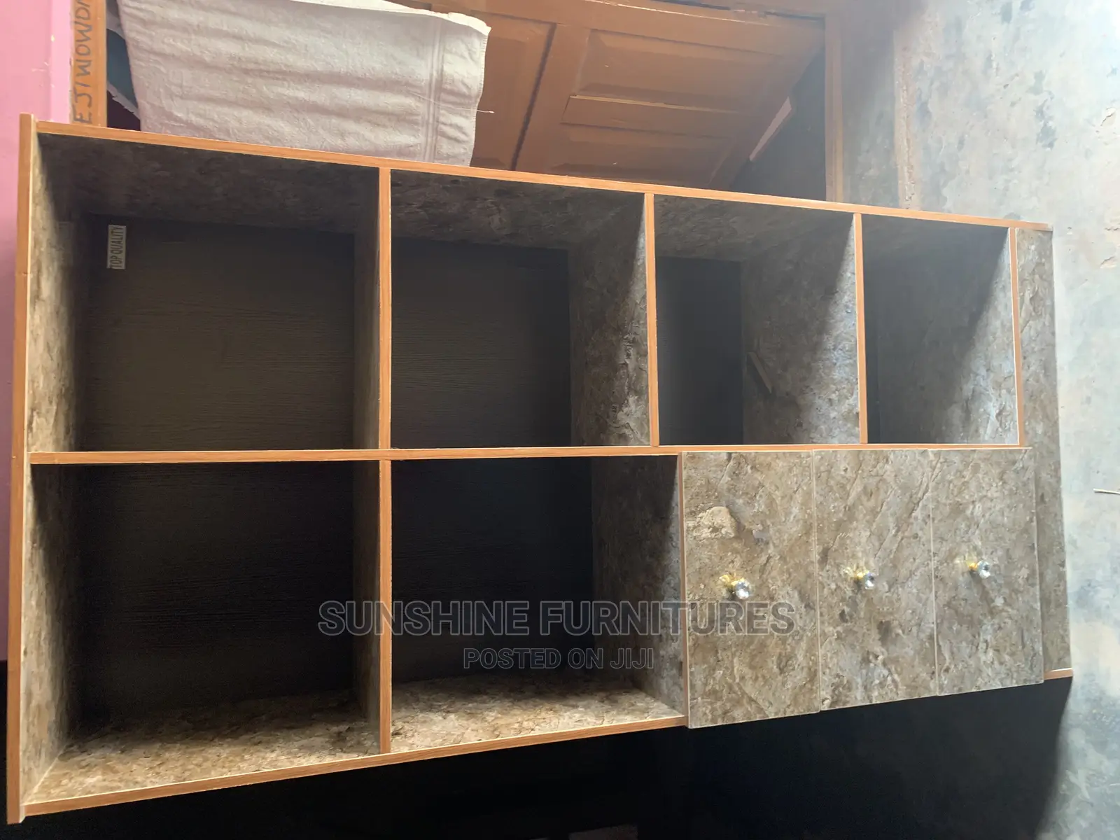 Wardrobe With Rack