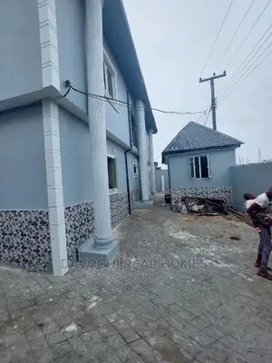3bdrm Apartment in Ogombo for rent