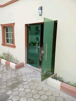 Frameless Door