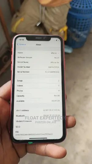 Apple iPhone XR 64 GB Red