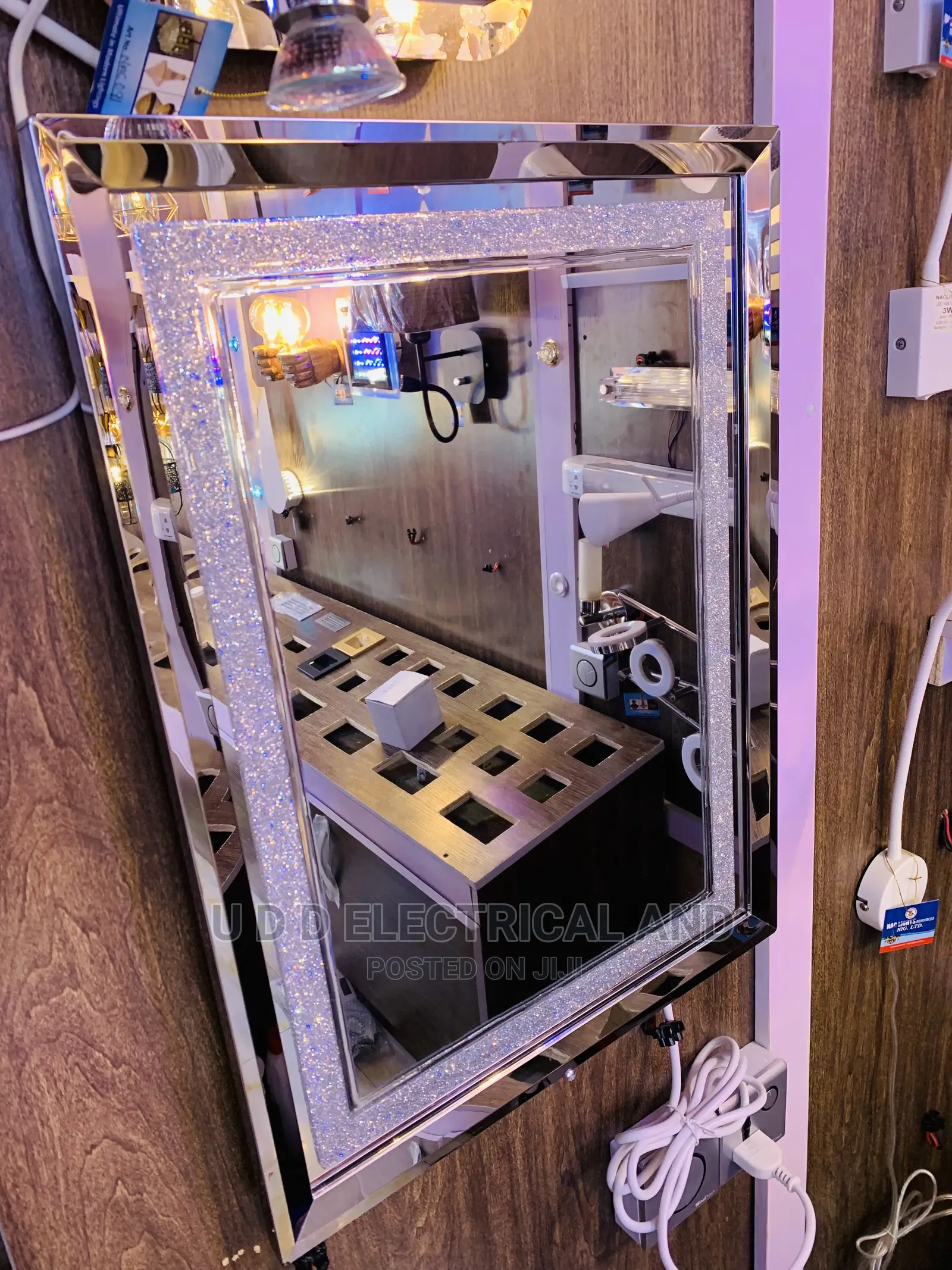 Mirror Wall Mount Very Quality